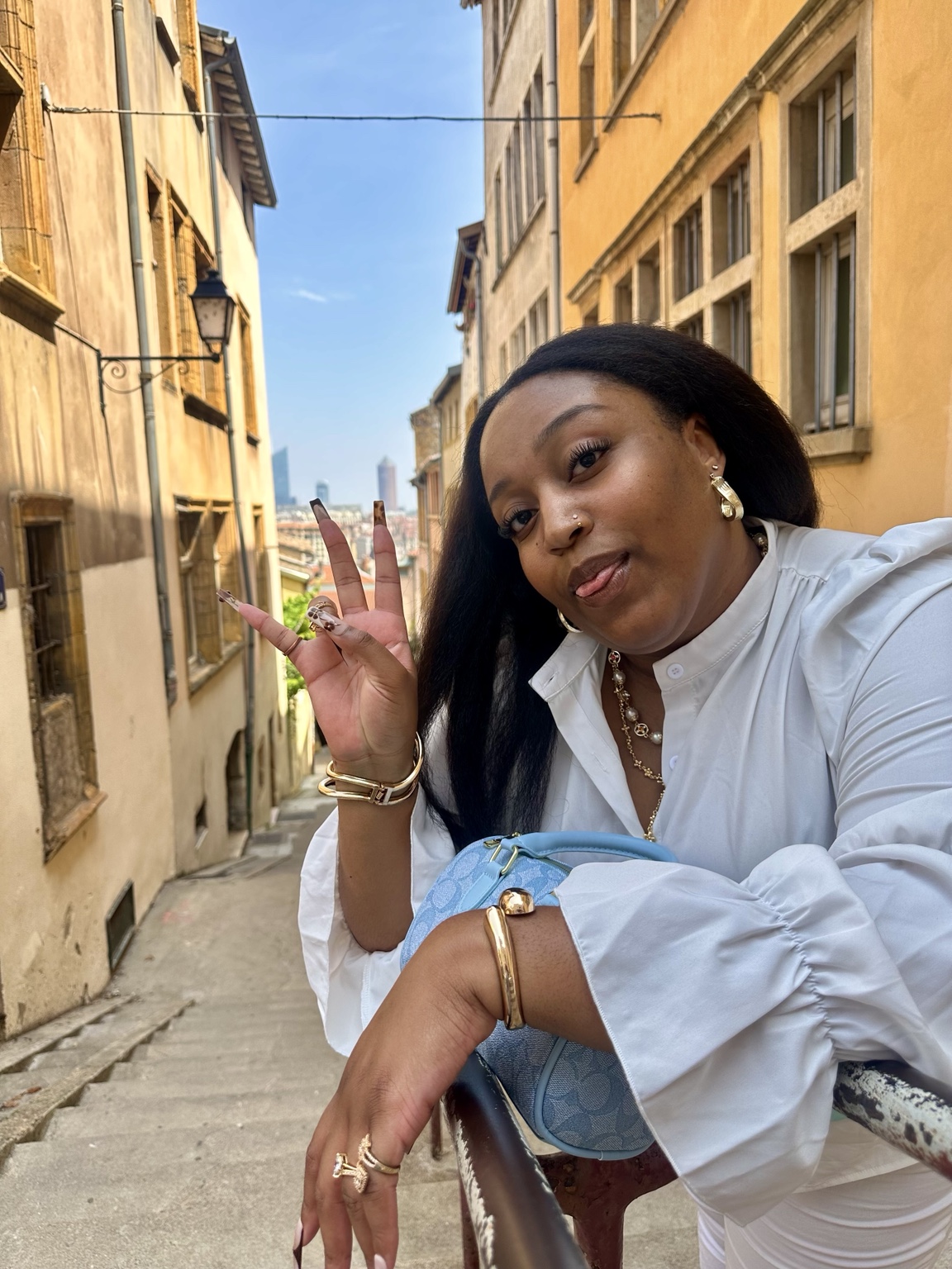 Portrait de Mercedes dans les rues de Lyon